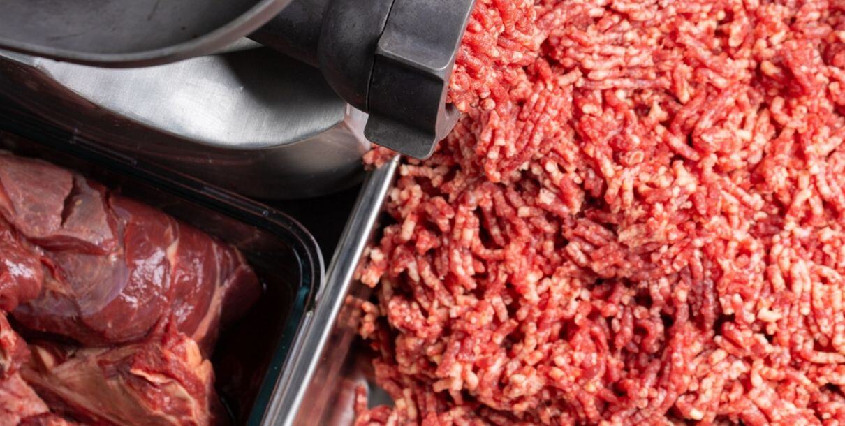 ¿Tu carne molida pierde textura y calidad? Errores comunes al usar un molino mezclador