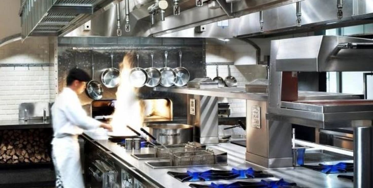 Ventajas de los utensilios y maquinaria de acero inoxidable en restaurantes
